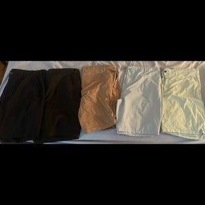 Men’s khaki shorts